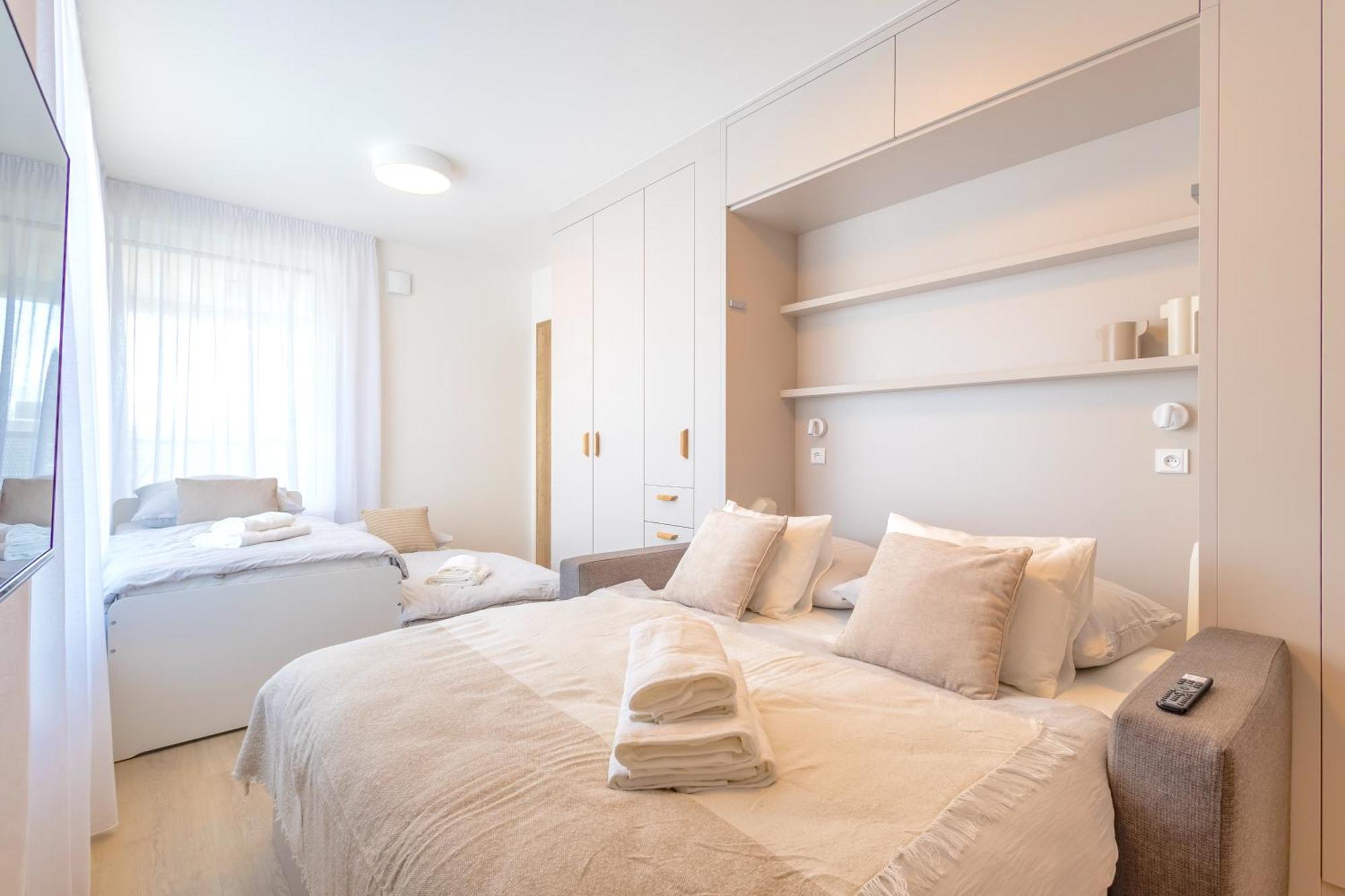 Ferienwohnung Bright 2Br - 5Th Floor, Balcony, Free Parking By Gravity Prag Exterior foto