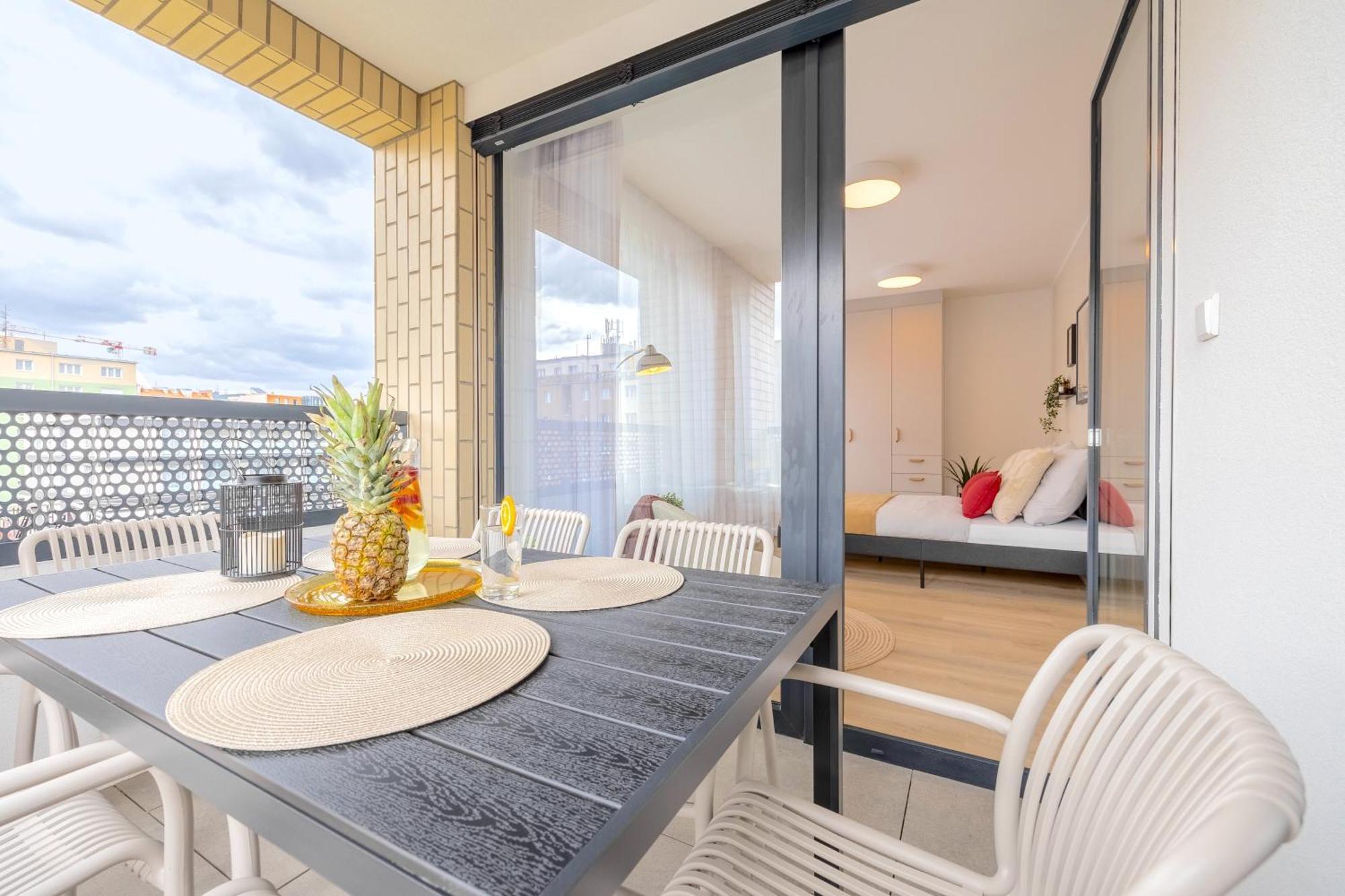 Ferienwohnung Bright 2Br - 5Th Floor, Balcony, Free Parking By Gravity Prag Exterior foto
