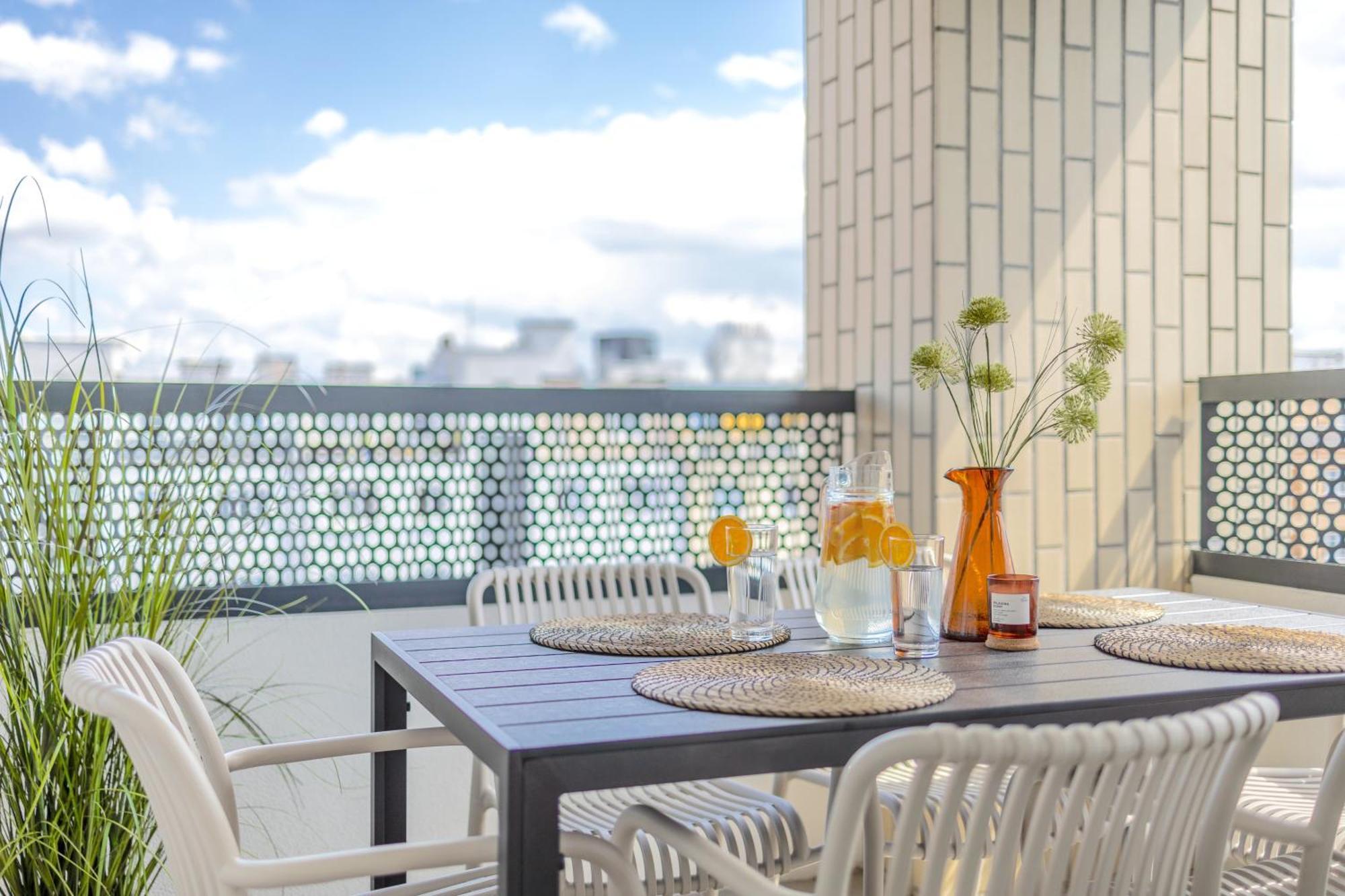 Ferienwohnung Bright 2Br - 5Th Floor, Balcony, Free Parking By Gravity Prag Exterior foto