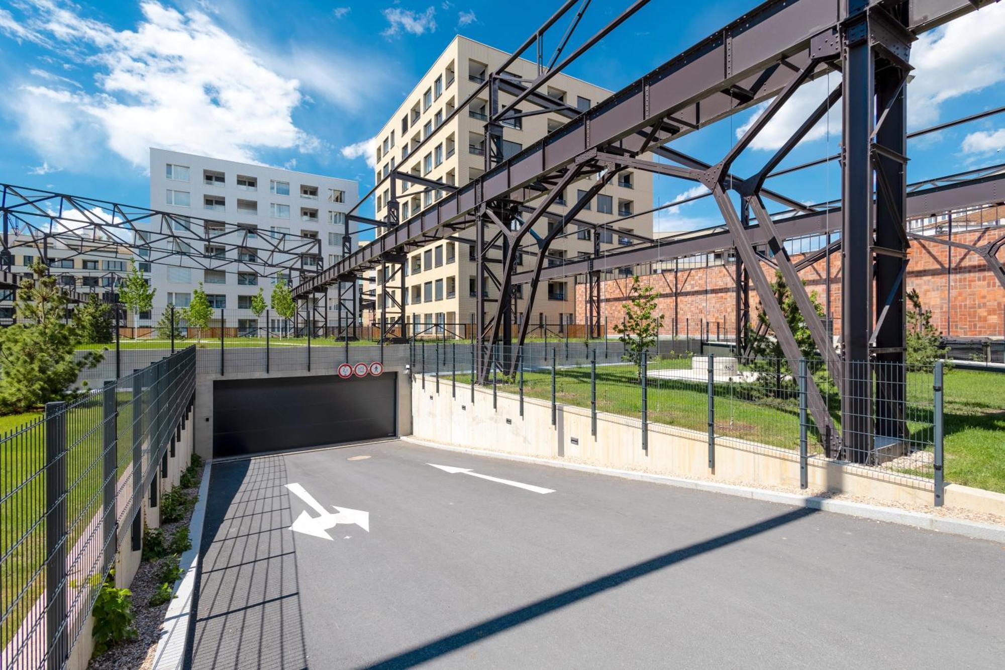 Ferienwohnung Bright 2Br - 5Th Floor, Balcony, Free Parking By Gravity Prag Exterior foto