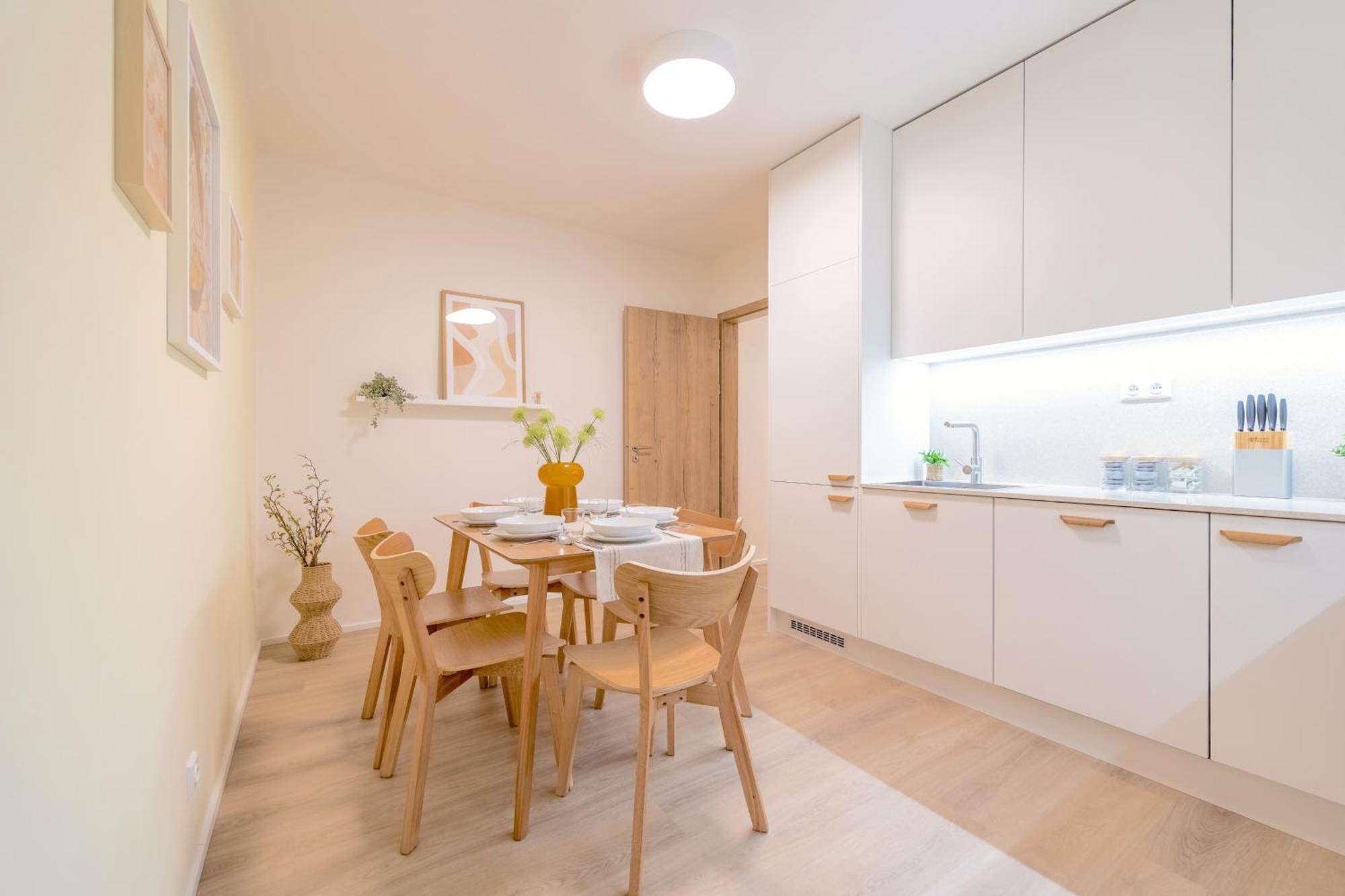 Ferienwohnung Bright 2Br - 5Th Floor, Balcony, Free Parking By Gravity Prag Exterior foto
